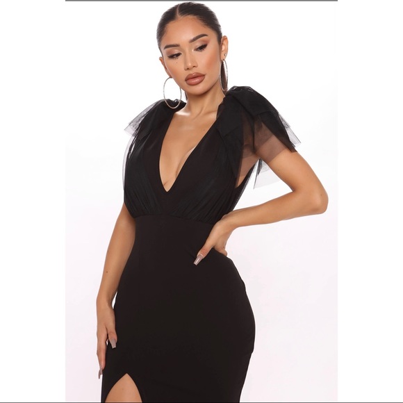 Black High-Slit Maxi Dress - Picture 3 of 4